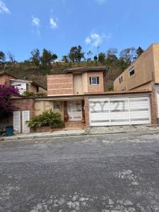 Calle los Cedros Urb. La Cima, Caracas, Miranda 00001, Venezuela