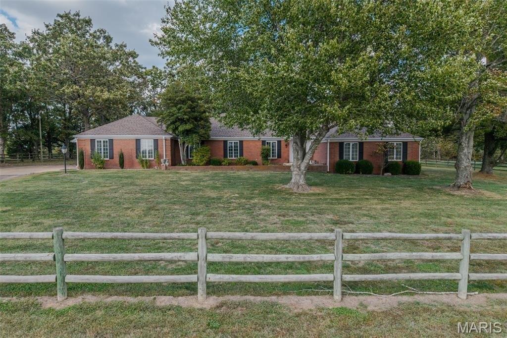 21355a Ember Road, Lebanon, Missouri 65536