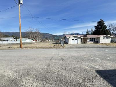 105 S 7th Ave, Ione, Washington 99139, USA