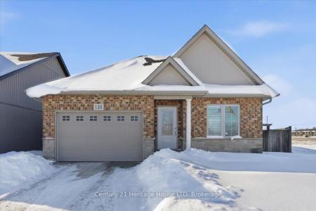 125 CLARE AVENUE, Welland, Ontario L3C 0B7, Canada