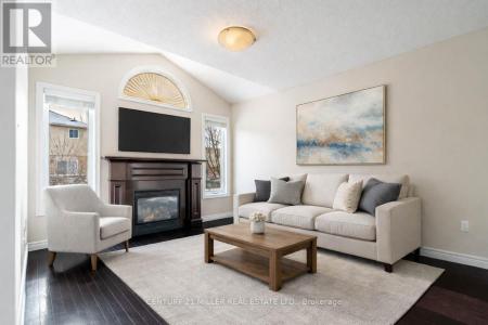 19 HENDERSON DRIVE, Guelph (grange Road), Ontario N1E 0A1, Canada