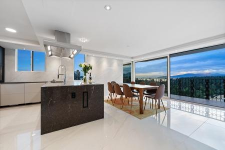 845 CHILCO STREET, Vancouver, Colúmbia Britânica V6G 2R2, CANADÁ