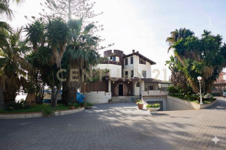 Via delle Rose, Porto Empedocle, Sicilia 92014, Italy