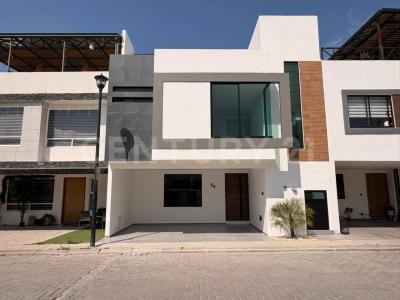 Casa en Venta en el Suspiro de 3 recámaras con roof garden y cuarto de servicio completo,, Cuautlancingo, Puebla 72705, Meksyk