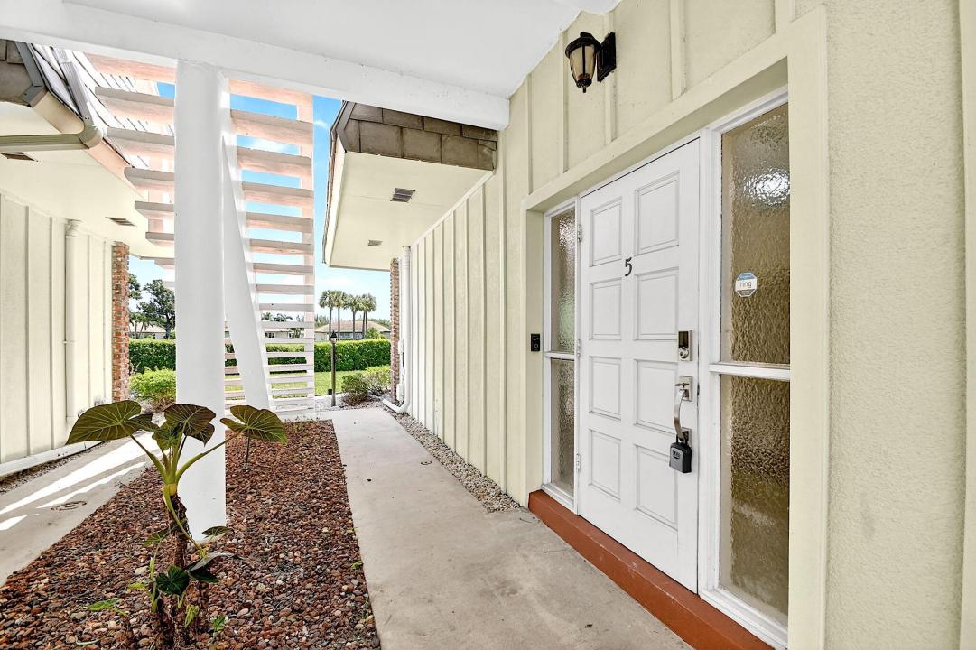 324 Orange Tree Drive #5, Atlantis, Florida 33462, USA