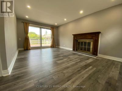 16 NORTH HILLS TERRACE, Toronto (banbury-don Mills), Ontario M3C 1M6, Canada