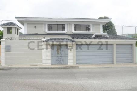 Urdesa Norte 240, Guayaquil, Guayas 00001, Ecuador