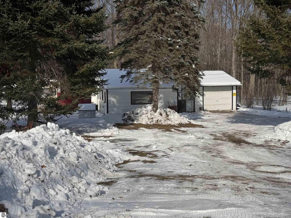 5644 Loranger Drive, Lac, Michigan 48632, États-Unis
