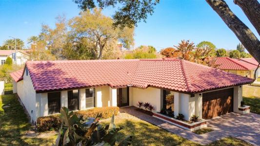 8019 N Madeira Court, ORLANDO, Florida 32836, USA