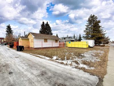 4906 52 AVENUE, Olds, Alberta T4H 1H2, Kanada