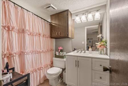 8209 S College Place, Tulsa, Oklahoma 74137, USA