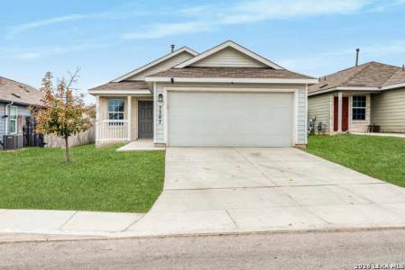 7207 Lavaca Bluff, San Antonio, Texas 78218, USA