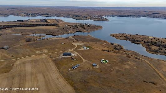 6812 E Schatz Lane, Elgin, ND 58533, USA