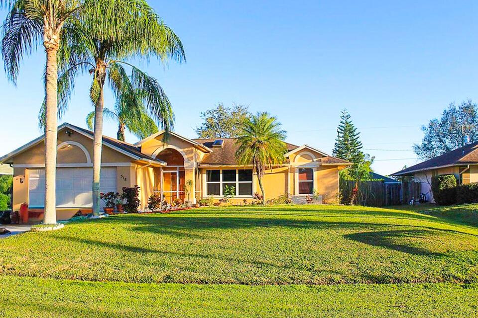 518 SE Oceanspray Terrace SE, Port St Lucie, Floride 34983, États-Unis