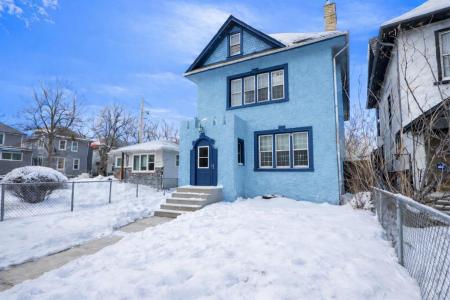 393 COLLEGE AVENUE, Winnipeg, Manitoba R2W 1M4, Canada