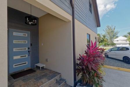 2BED 2 BATH TRIPLEX CORNER UNIT, Spotts, Grand Cayman, Iles Caïmans
