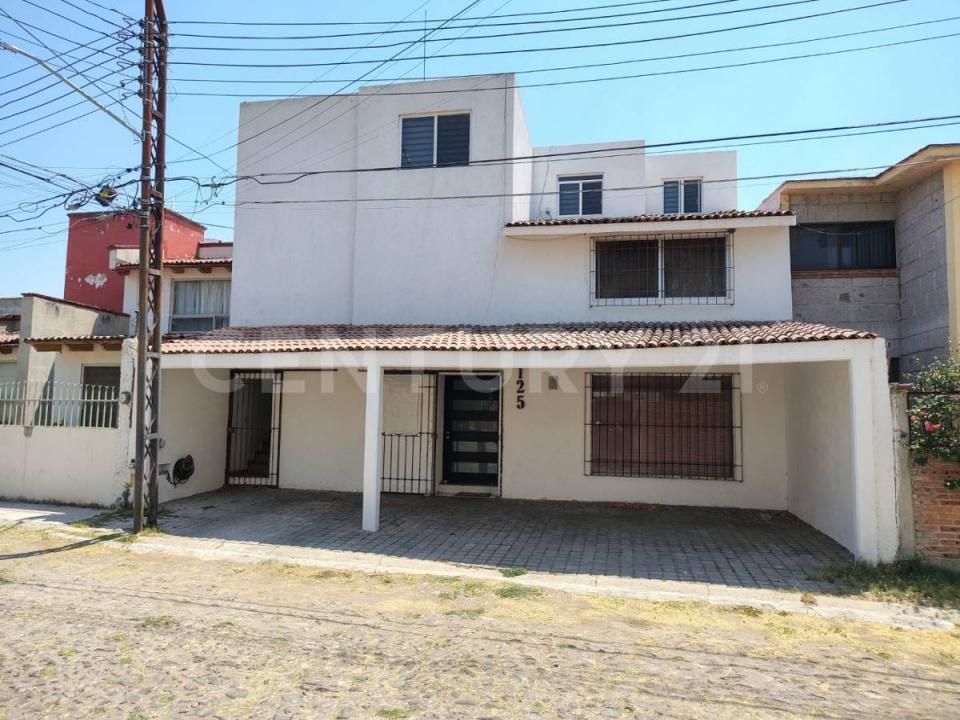 Cerrada de Cerezos ,, Querétaro, Querétaro 76100, Messico