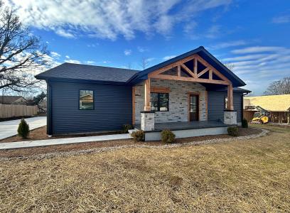 309 SE 1st Street, Loogootee, Indiana 47553, USA