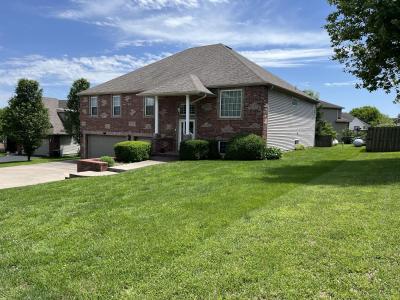 1518 W Stagecoach Court, Nixa, Missouri 65714, USA