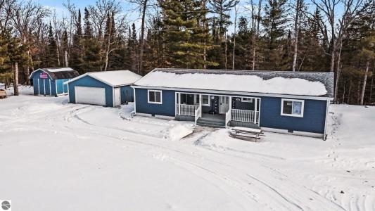 234 W Elder, Harrison, Michigan 48625, USA