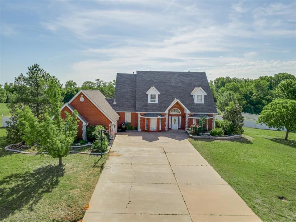 1930 Deer Trail, Purcell, Oklahoma 73080