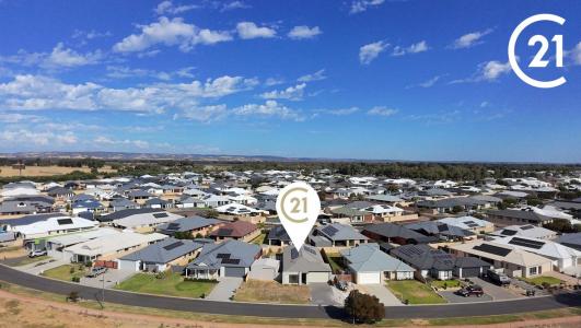 55 Hazelgrove Crescent, Millbridge, WA 6232, Australia