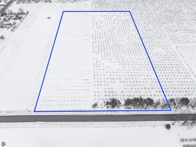 12139 Chippewa Trail, Rapid City, Michigan 49676, USA