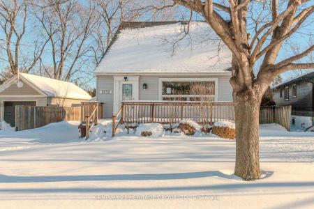 2232 QUEENSWAY DRIVE, Burlington, Ontario L7R 3T1, Canada