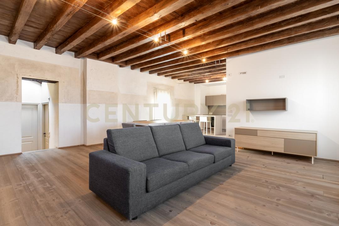 Piazza Guglielmo Marconi, Trevignano, Veneto 31040, Italia