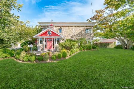 28 Riverside Avenue, Amityville, NY 11701, USA