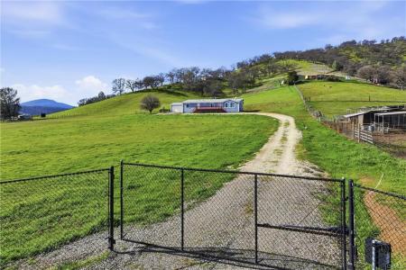 2805 Smith Ln, Clearlake, California 95422, USA