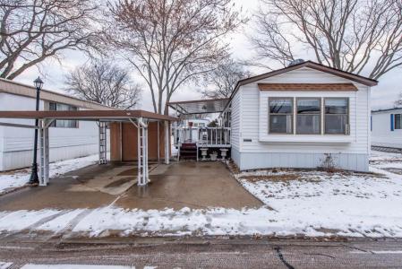 3268 Meadow Drive, Park City, Illinois 60085, États-Unis