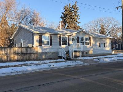 422 9TH STREET, Wainwright, Alberta T9W 1C7, Canada