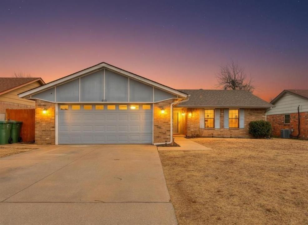 815 Dorchester Drive, Yukon, Oklahoma 73099, USA