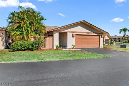 6479 Royal Woods Drive, Fort Myers, Florida 33908, USA