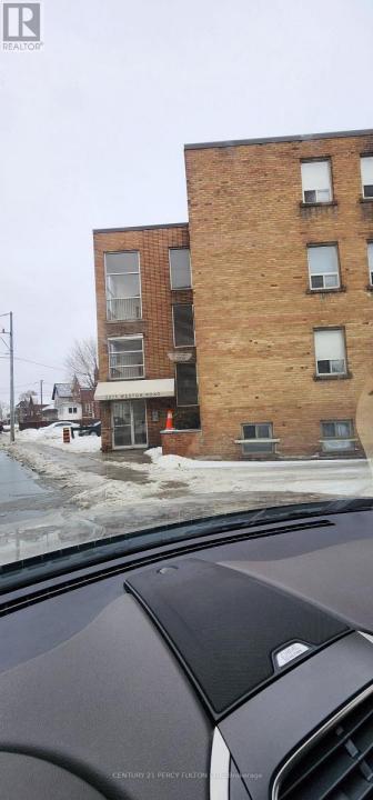 2275 WESTON ROAD, Toronto (weston), Ontario M9N 1Y3, Kanada