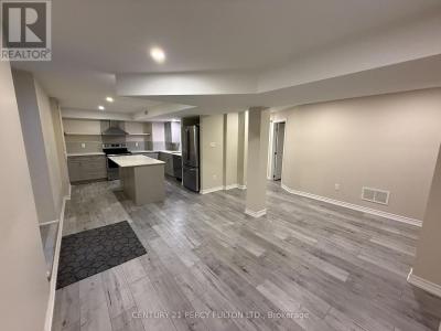 7 REDMOND DRIVE, Ajax (central), Ontario L1S 5R7, Kanada