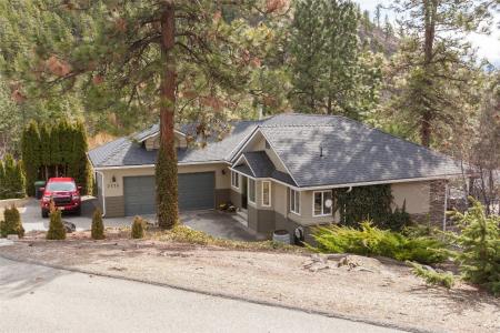 2170 GOLF COURSE DRIVE, West Kelowna, Colúmbia Britânica V1Y 4T9, CANADÁ