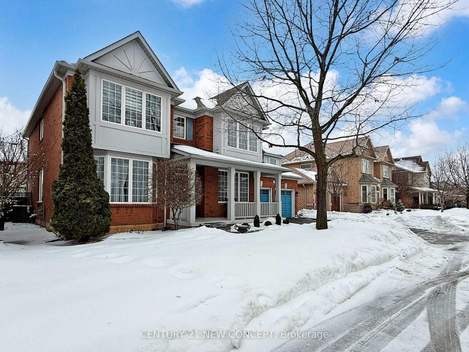 2208 GLENGROVE CRESCENT, Oakville, Ontario L6M 3X5, Canada