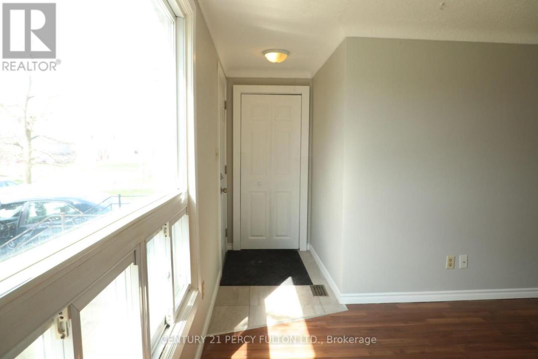 24 FLOWER STREET, St. Catharines (western Hill), Ontario L2S 1G4, Kanada