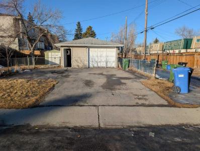 7504 39 AVENUE NW, Calgary, Alberta T3B 1V3, Canada