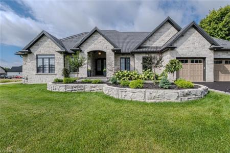 18 BANNISTER STREET, Oakland, Ontario N0E 1L0, Canada