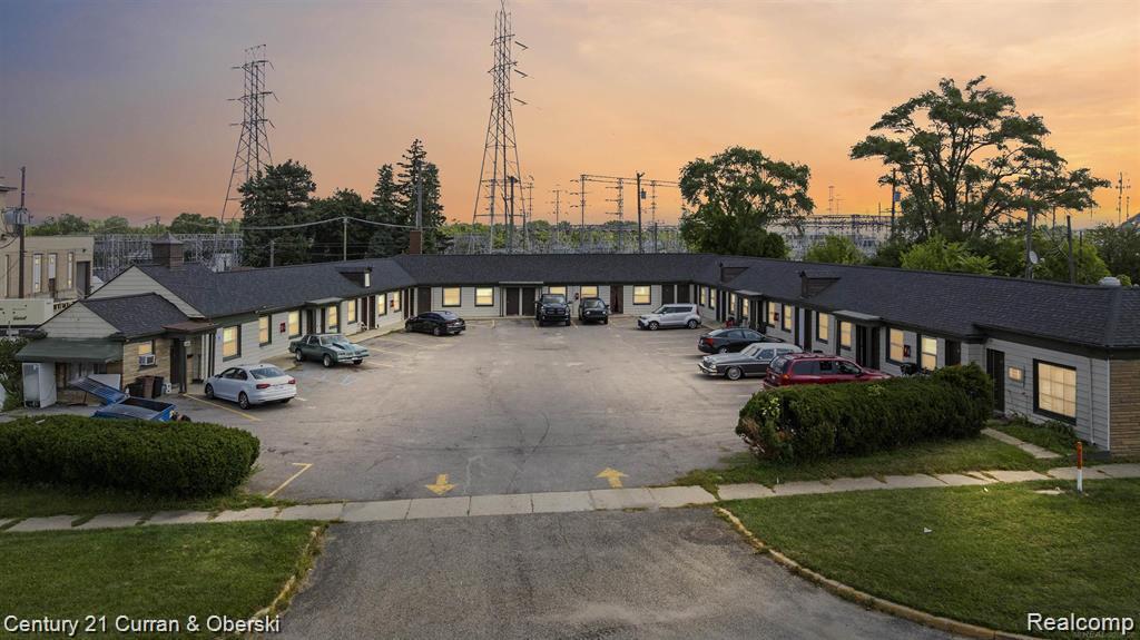 44784 Woodward Avenue, Pontiac, Michigan 48341