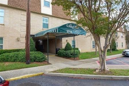 2716 WHITNEY Place, Metairie, Louisiana 70002, USA
