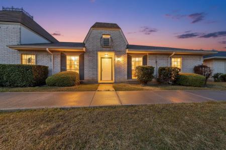 8 W Townhouse Lane , 32, Grand Prairie, Texas 75052, USA