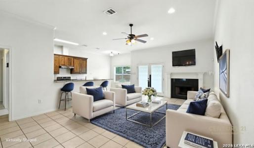 637 Topaz, Seguin, テキサス 78155, アメリカ合衆国