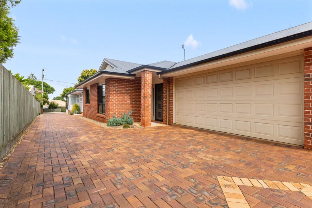 2/349 West Street, Harristown, QLD 4350, Australien