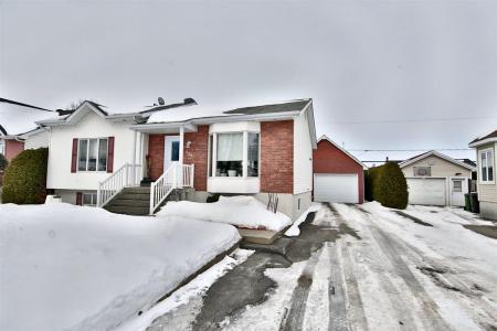 539  Rue Dion, Saint-Dominique, Quebec J0H 1L0, Canada