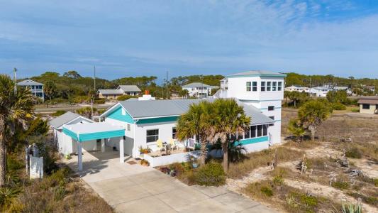 473 E Gorrie Drive, Saint George Island, Florida 32328, USA