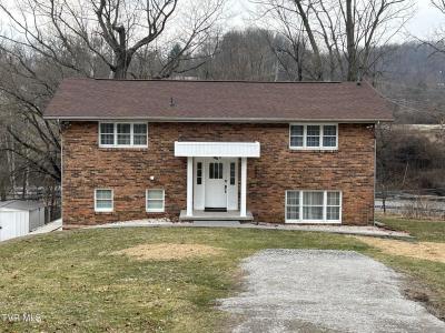 218 NE North Street, Coeburn, Virginia 24230, USA